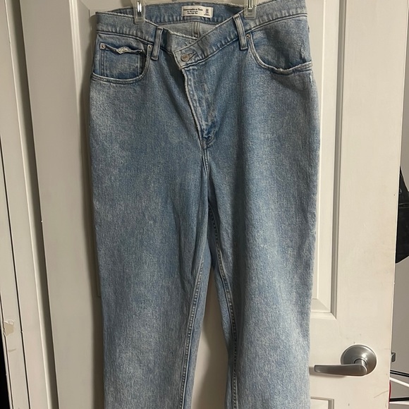 Abercrombie & Fitch Pants - Abercrombie jeans